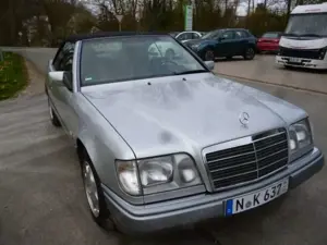 Mercedes-Benz Baureihe 124 300 CE-24 Bild 2