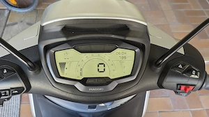 Piaggio Beverly 400 neuwertig zu verkaufen  Bild 3