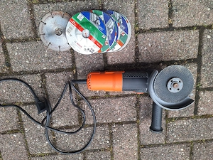 BLACK+DECKER BEG220-QS - Winkelschleifer - 900 W Bild 4