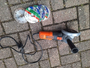 BLACK+DECKER BEG220-QS - Winkelschleifer - 900 W