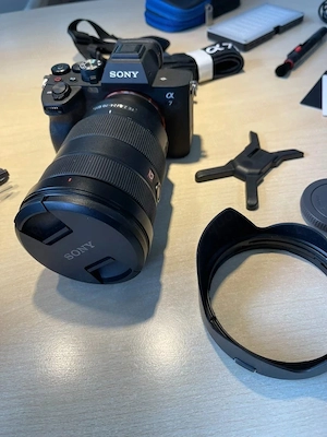 Sony Alpha 7 IV + umfangreiches pro. Zubehörpaket mit G-Master 24 70mm.de Bild 2