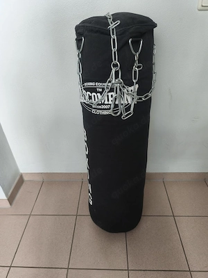 Boxsack, ca. 30kg mit Aufhängung zu verschenken, guter Zustand