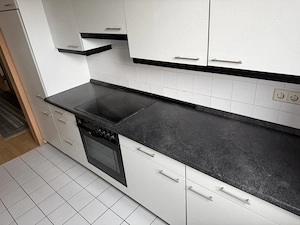 Küche mit Geräten zu verkaufen 