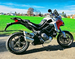 Sportlich attraktiver Biker sucht attraktive Bikerin Bild 3