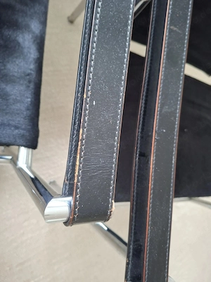4 Stück Fauteuil á Dossier Basculant (Fell) ehemals LC1von Le CorbusierCassina.de Bild 10