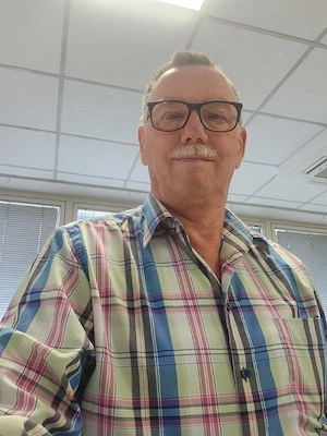 Nette, schlanke SIE für Treffen gesucht.