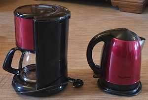 Verkaufe Moulinex Kaffeemaschine gebraucht, Moulinex Wasserkocher neu und unbenutzt !!!