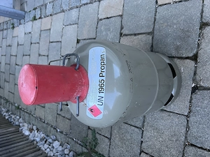 3x 5 KG Gasflasche - 1 x 11 KG Gasflasche