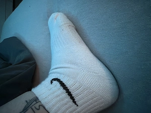 Verkaufe frisch getragene Socken 