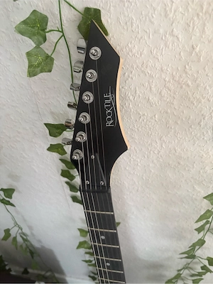 Rocktile Warhead E-Gitarre + Verstärker Set