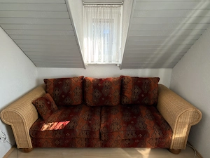 Sofa gross sehr bequem mit vielen Kissen 
