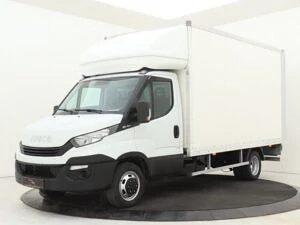 Zwei kräftige und erfahrene Umzugshelfer mit 21 m  LKW im Angebot!