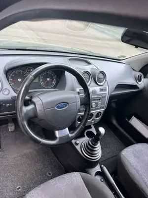 Ford Fiesta Black Magic *TÜV NEU+8x BEREIFT+KUPPLUNG NEU* Bild 3