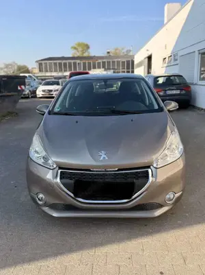 Peugeot 208 95 VTI Active Bild 2