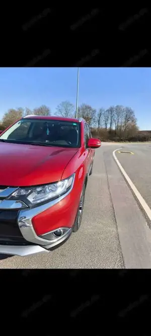 Mitsubishi Outlander 2.4 4WD Diamant 7 Sitzer