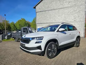 Skoda Karoq 1.5 TSI TOUR+PANORAMA+AHK+LENKRADHEIZUNG+