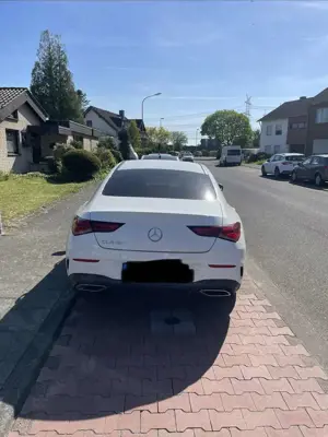 Mercedes-Benz CLA 180 7G-DCT AMG Line Bild 4