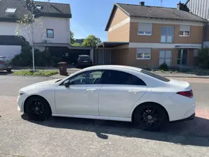 Mercedes-Benz CLA 180 7G-DCT AMG Line Bild 2