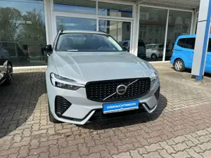 Volvo XC60 B4 Plus Dark 2WD 4xSHz PDC/CAM
