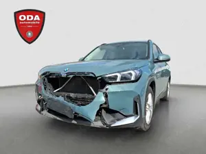 BMW X1 20d xDrive=HUD=2xKAMERA=ACC=LED=HARMAN/KARDO