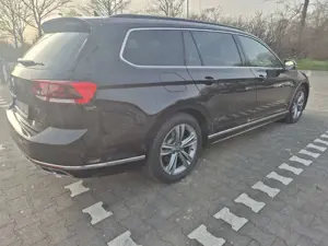 Volkswagen Passat Variant 2.0 TDI SCR DSG R Line 200 PS Bild 4