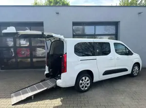 Opel Combo L2 PDC*Cam*Behindertengerecht Rollstuhlrampe 5+1
