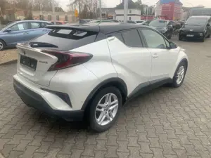 Toyota C-HR Hybrid Style Selection Bild 4