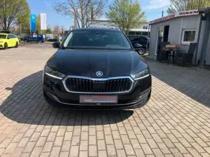 Skoda Octavia Combi Selection Plus Navi LED