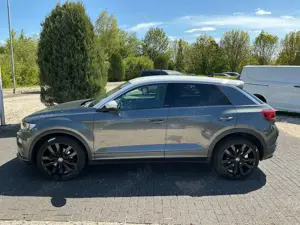 Volkswagen T-Roc IQ.DRIVE R-Line NAVI Rückfahrkamera Bild 2