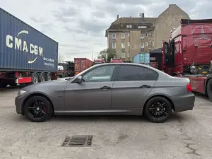 BMW 320 Bild 2