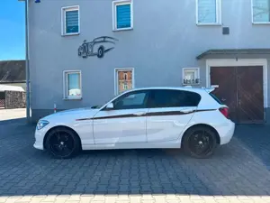 BMW 118 d,Schnitzer,Navi,Klimaaut,Xenon,1.Hand Bild 4