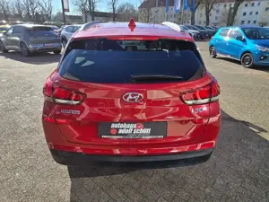 Hyundai i30 Kombi 1,4l MPI 100PS M/T FAMILY PLUS Bild 5
