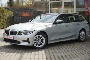 BMW 320 320d xDrive Advantage LED Navi Tempomat SHZ PDC