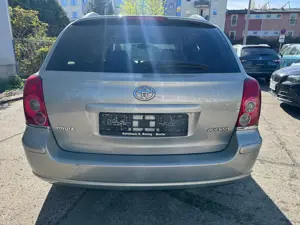 Toyota Avensis Bild 5
