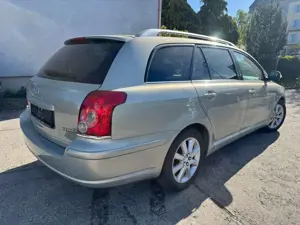 Toyota Avensis Bild 4