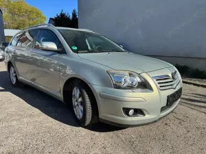 Toyota Avensis Bild 3