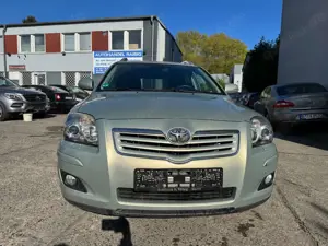 Toyota Avensis Bild 2