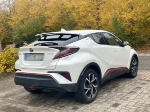Toyota C-HR 2.0 Hybrid Lounge Bild 3