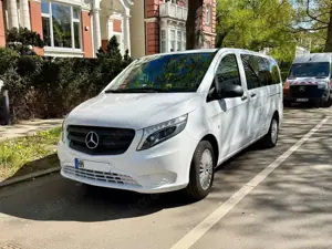 Mercedes-Benz Vito Tourer 119 CDI (BlueTEC) 4x4 Lang Standh AHK Liege-Paket NAVI Kamera 2. Hand