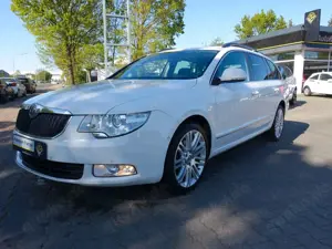 Skoda Superb Combi 2,0 TDI Elegance Pano Leder Navi