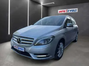 Mercedes-Benz B 180 B180 Edition 1 Standard Sitzheizung PDC AUX Navi