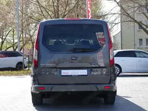 Ford Grand Tourneo Bild 4