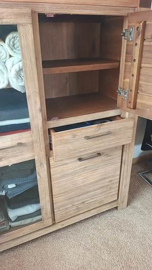 Wolf Möbel Highboard 110 cm hoch, BEACH, Akazie Massivholz Bild 2