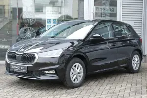 Skoda Fabia Selection 1.0 TSI DSG LED Kamera App-Navi PDC W...