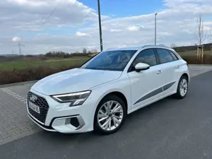 Audi A3 A3 30 TFSI Sportback S tronic advanced