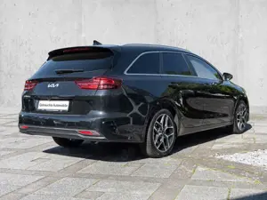 Kia Ceed / cee'd Ceed SW 1,5 Platinum Edition ACC NAVI LED DAB Bild 2