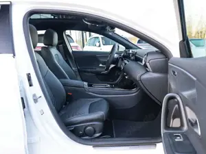 Mercedes-Benz A 180 Limo Progressive Line Advanced Plus AHK Bild 4