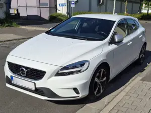 Volvo V40 T3 R-Design, 2.0 Benzin, 6-Gang, sehr gepflegt, unfallfrei, Wartung NEU, sofort fahrbereit