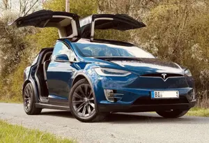 Tesla Model X Model X Signature P100D Allradantrieb