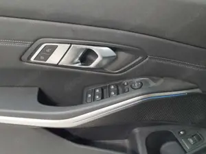 BMW 330 330e Touring Aut. Advantage Navi HuD Bild 4